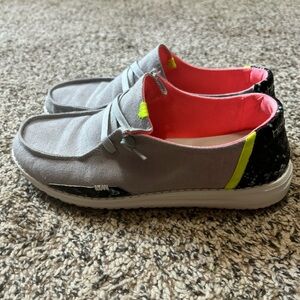 Hey Dudes women’s grey Wendy size 6